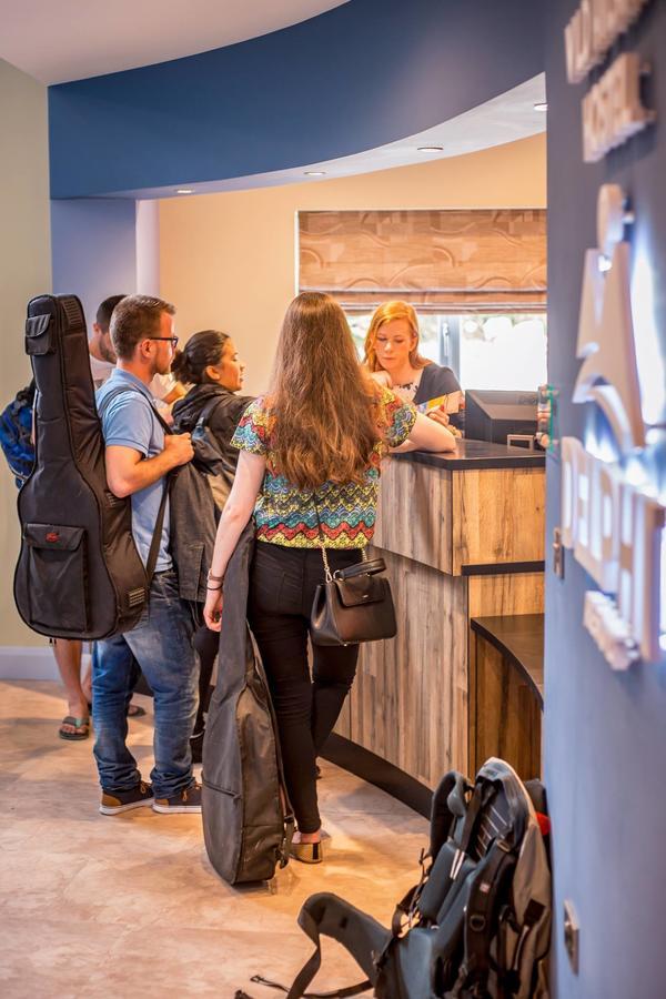 לינאן Wild Atlantic Hostel מראה חיצוני תמונה
